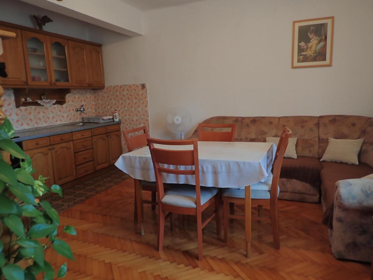 Apartmán Apartman Anica Starigrad Paklenica Exteriér fotografie